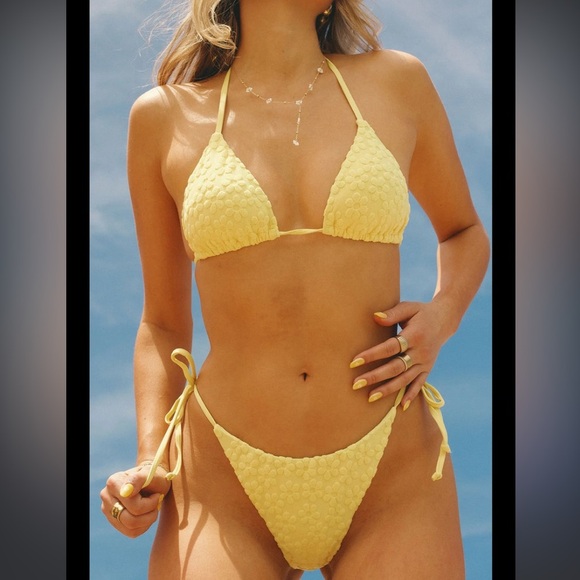 New! Dippin’ Daisys Mia Cheeky Bikini Bottom in Sunblock Yellow 31456 - Picture 2 of 15